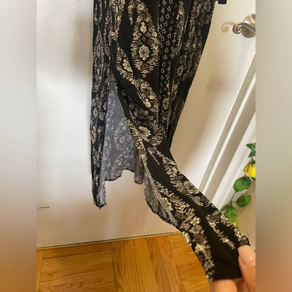 Knox Rose Flowy Smocked Maxi Dress - Picture 5 of 9